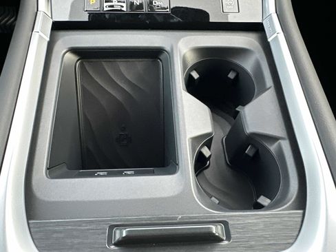 New 2026 Nissan Armada SL w/ Captain's Chari Seat Package image 34