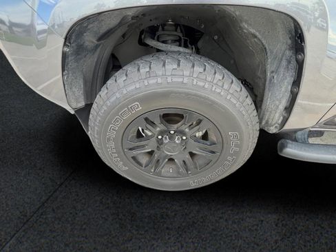 Used 2020 Toyota Tacoma SR w/ SR Convenience Package RWD image 23