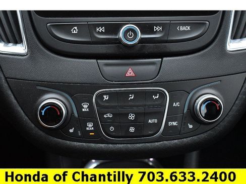 Used 2019 Chevrolet Malibu LT image 16