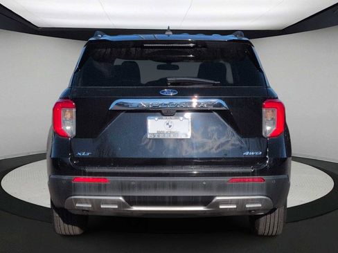 Used 2023 Ford Explorer XLT w/ Equipment Group 202A image 7