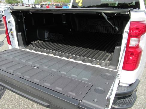 Used 2022 Chevrolet Silverado 1500 Custom Trail Boss AWD/4WD image 28