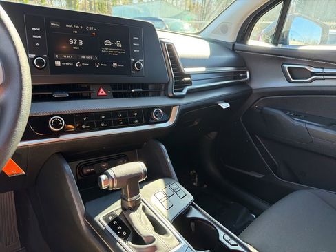 Certified 2024 Kia Sportage LX image 18