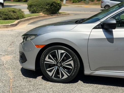 Used 2018 Honda Civic EX-L image 10