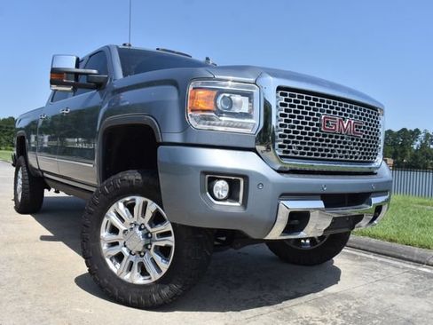 Used 2016 GMC Sierra 2500 Denali w/ Duramax Plus Package AWD/4WD image 1