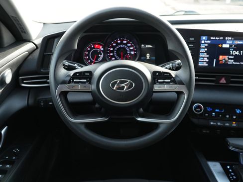 Used 2021 Hyundai Elantra SEL w/ Cargo Package FWD image 14