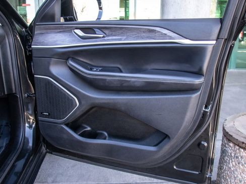 Used 2024 Jeep Grand Cherokee Limited 4xe AWD/4WD image 20