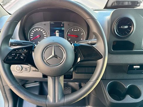 Used 2025 Mercedes-Benz Sprinter 2500 image 11