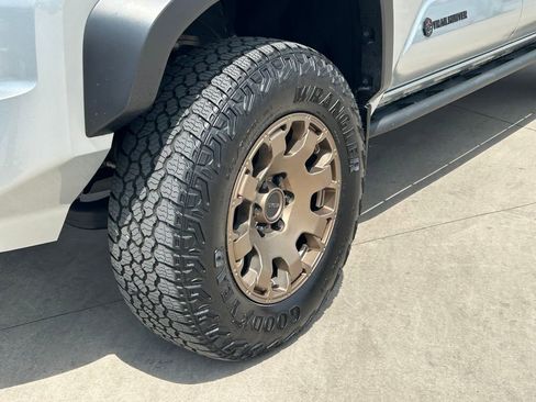 Used 2024 Toyota Tacoma Trailhunter image 9