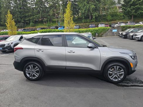 Used 2021 Kia Seltos LX AWD/4WD image 8