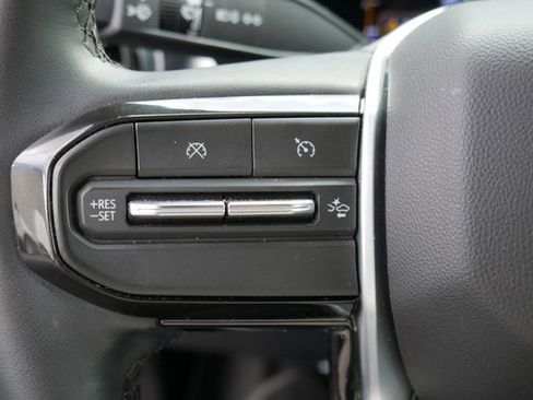 Used 2023 Chevrolet Colorado LT w/ LT Convenience Package image 16