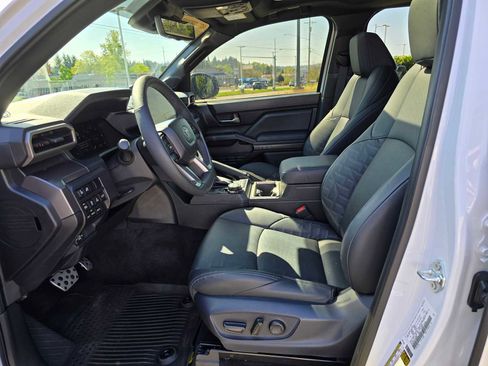 Certified 2025 Toyota Tacoma TRD Sport AWD/4WD image 18