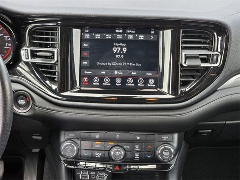 Used 2023 Dodge Durango SXT image 17