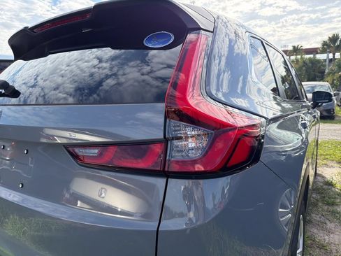Used 2025 Honda CR-V LX image 10