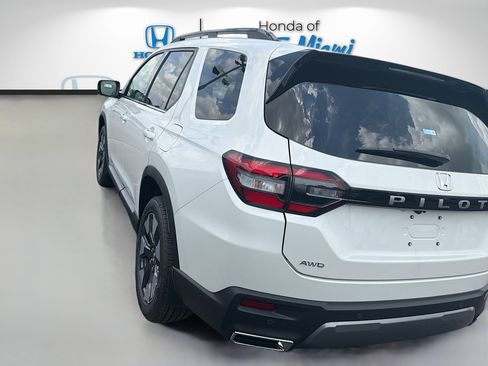 New 2026 Honda Pilot Elite image 5