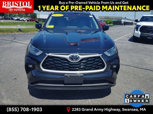 Used 2022 Toyota Highlander XLE AWD/4WD image 2