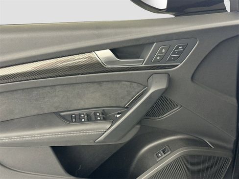Used 2024 Audi SQ5 Prestige image 18