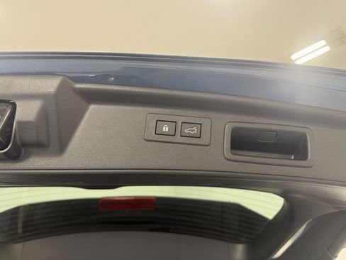 Used 2022 Subaru Forester Limited image 47