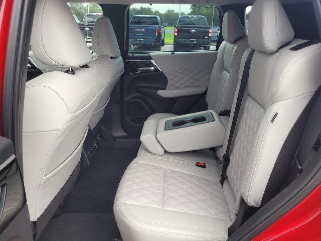 Used 2023 Mitsubishi Outlander SEL FWD image 14