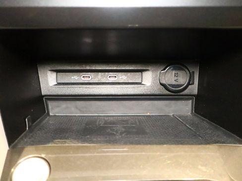 Used 2022 Volkswagen Tiguan SE image 25