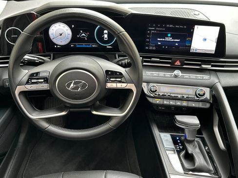 Used 2022 Hyundai Elantra Limited w/ Cargo Package image 15