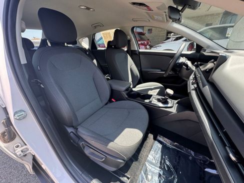 Used 2025 Kia K4 FWD image 36