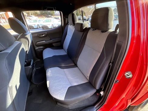 Used 2020 Toyota Tacoma TRD Sport image 20