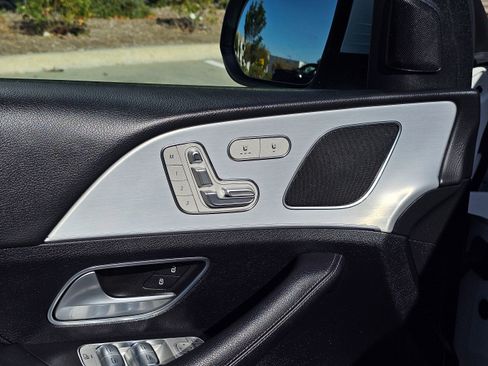 Used 2024 Mercedes-Benz GLE 450e 4MATIC image 16