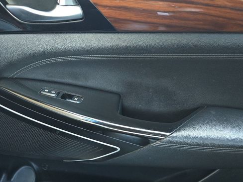 Used 2017 Kia Cadenza Premium w/ Luxury Package FWD image 19