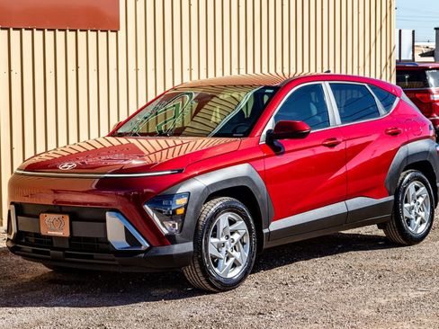 Used 2024 Hyundai Kona SE image 8