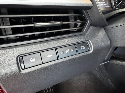 Used 2024 Nissan Altima 2.5 SR AWD/4WD image 11