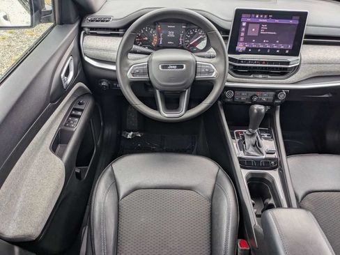 Used 2024 Jeep Compass Latitude AWD/4WD image 16