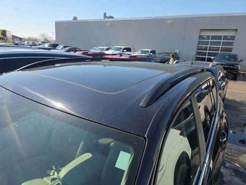 Used 2023 Volkswagen Atlas SE image 5