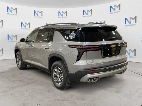 Used 2026 Chevrolet Traverse LT w/ Driver Confidence Package AWD/4WD image 3