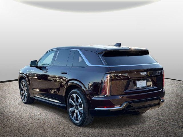 Certified 2025 Cadillac Escalade IQ Luxury 2 w/ LPO, Premium Carpet Package AWD/4WD image 28