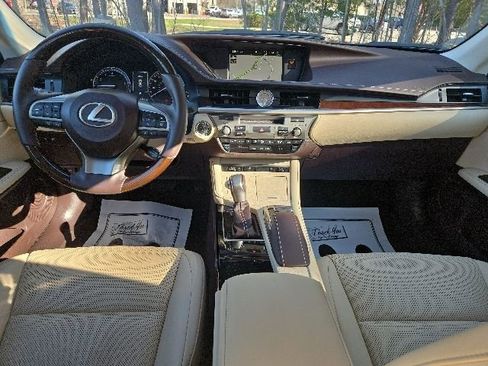 Used 2017 Lexus ES 350 w/ Navigation System Package FWD image 17