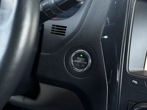 Used 2019 Ford Explorer XLT w/ Equipment Group 202A image 30