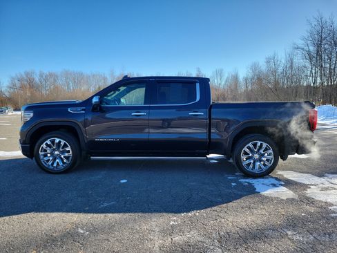 Used 2022 GMC Sierra 1500 Denali w/ Denali Reserve Package image 8