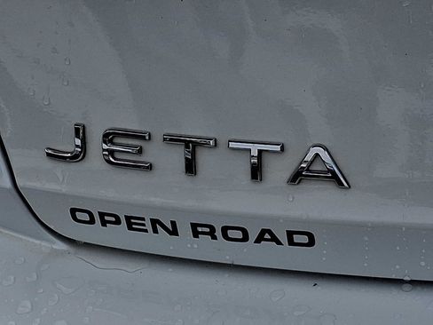 Used 2023 Volkswagen Jetta SE FWD image 28