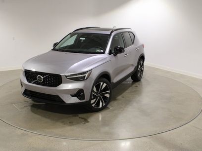 New 2026 Volvo XC40 B5 Ultra w/ Climate Package