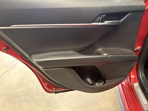 Used 2024 Toyota Camry SE FWD image 9