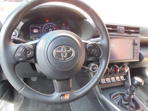 Used 2022 Toyota GR86 image 14