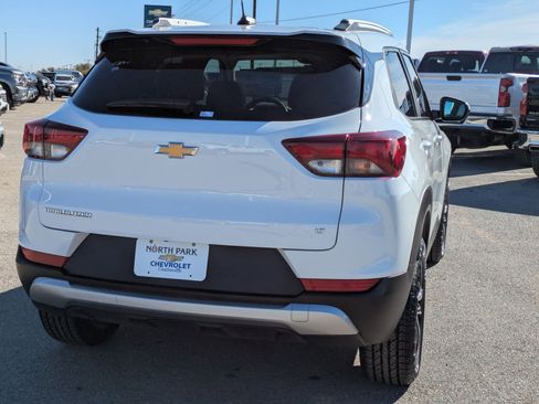 Used 2024 Chevrolet TrailBlazer LT image 3