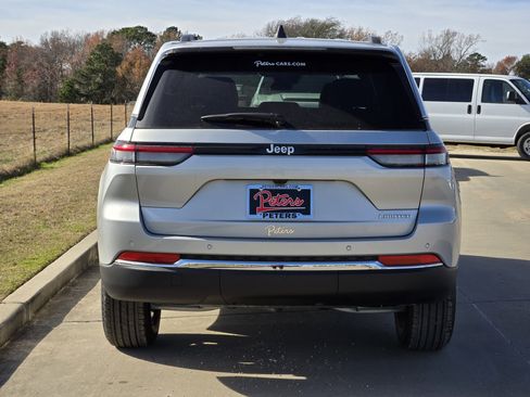 New 2025 Jeep Grand Cherokee Limited image 4