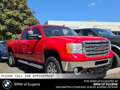 Used 2011 GMC Sierra 2500 SLE w/ SLE Preferred Package AWD/4WD image 1