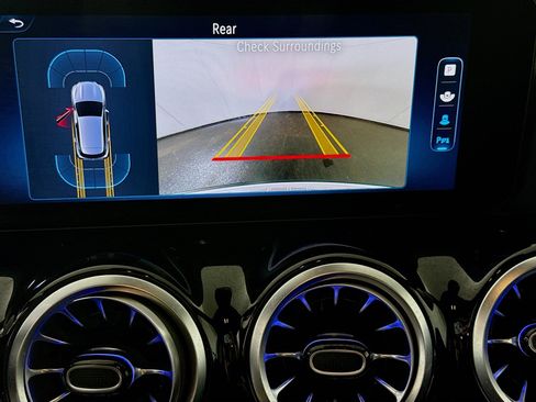 Used 2025 Mercedes-Benz GLA 250 image 19