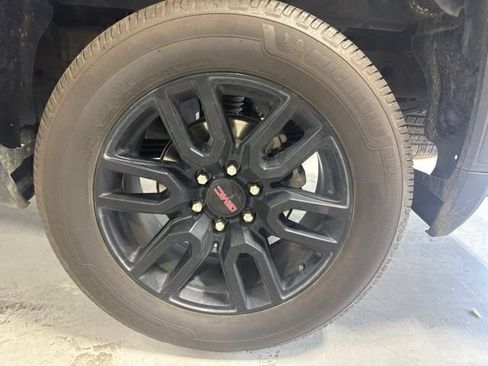 Used 2023 GMC Sierra 1500 Elevation AWD/4WD image 9