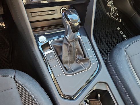 New 2026 Volkswagen Taos SE image 13