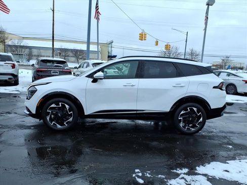 Used 2024 Kia Sportage SX image 4