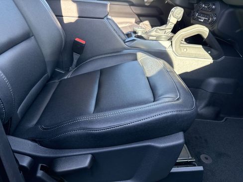 New 2025 Ford Bronco Badlands w/ Sasquatch Package image 13