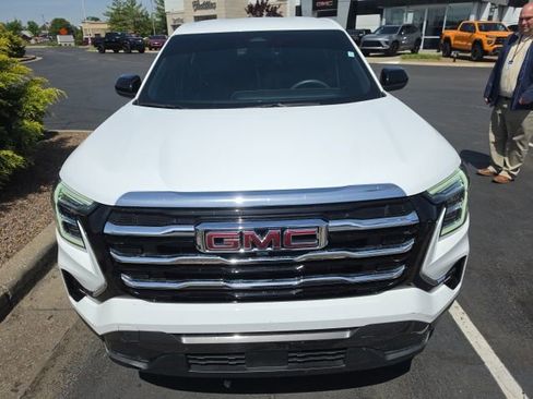 Used 2025 GMC Terrain Elevation image 5